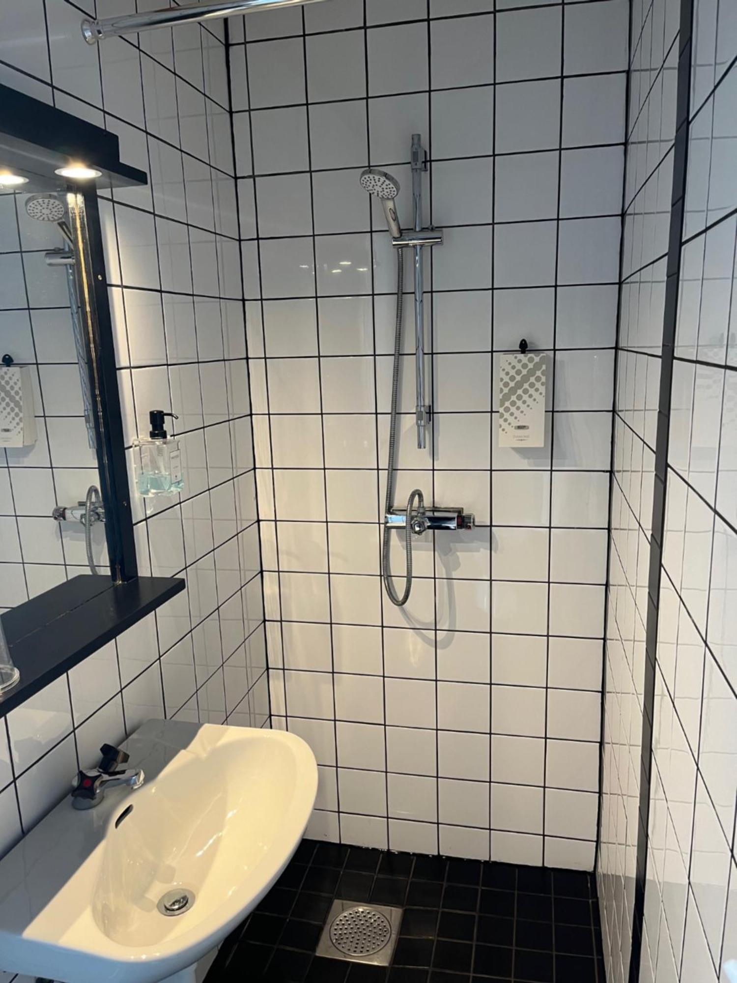 Hotell Fisketangen Kungshamn Esterno foto